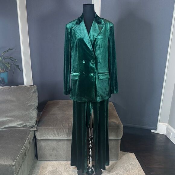 Women’s Green Velvet 2 Piece Double Breasted Formal Pant Suit Size XL NEW - Picture 1 of 15